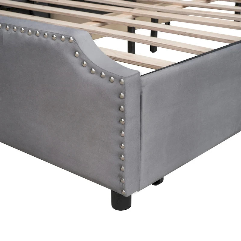 Letto a piattaforma Queen Size con testiera imbottita e cassetti contenitore