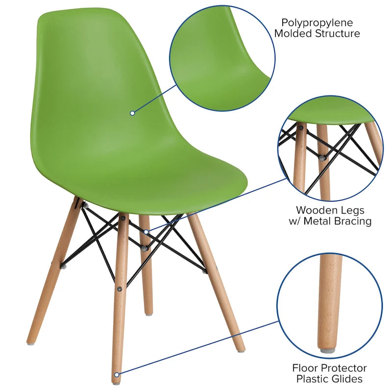 Sedia in plastica con gambe in legno