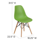 Sedia in plastica con gambe in legno