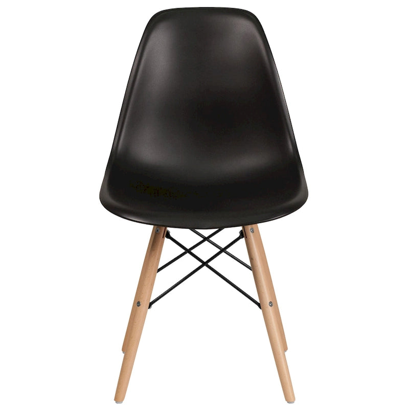 Sedia in plastica con gambe in legno
