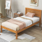 Struttura letto a piattaforma in legno con testiera