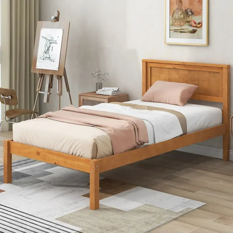 Struttura letto a piattaforma in legno con testiera