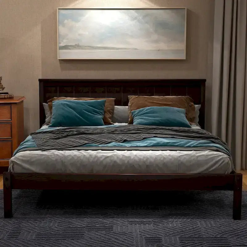 Struttura letto a piattaforma in legno con testiera