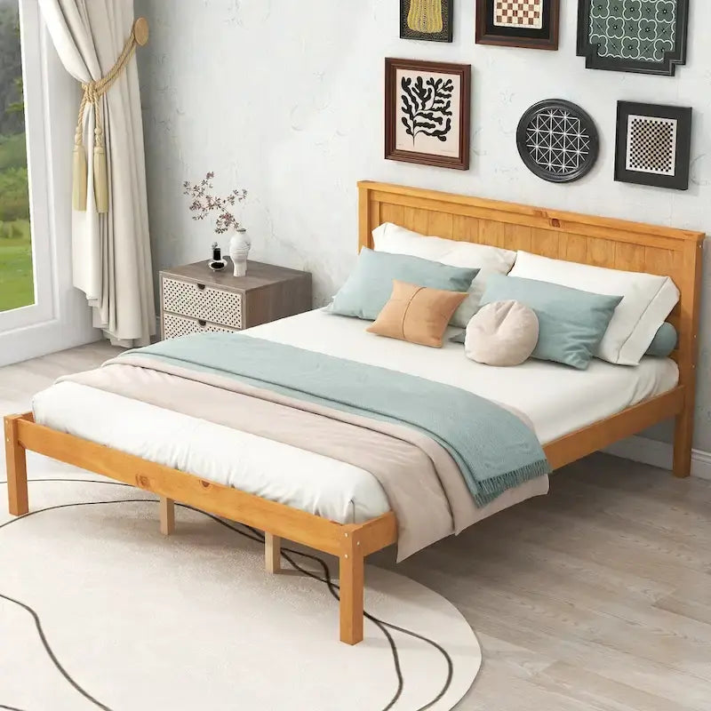 Struttura letto a piattaforma in legno con testiera